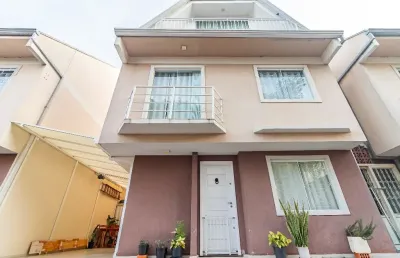 Sobrado a venda, 3 quartos, 2 vagas no bairro uberaba, curitiba/pr