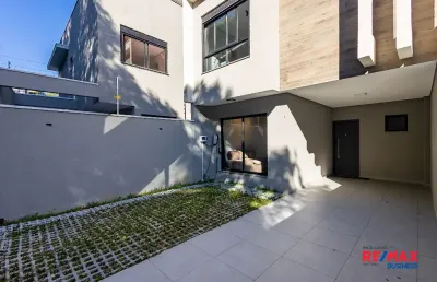Sobrado triplex novo à venda, 136m² com terraço incrível no cascatinha – curitiba/pr