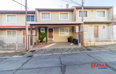 Sobrado em condomínio a venda no xaxim, 2 quartos, closet e ampla área gourmet