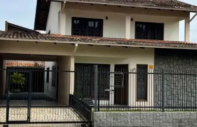 Guanabara - sobrado amplo com piscina prox ao centro