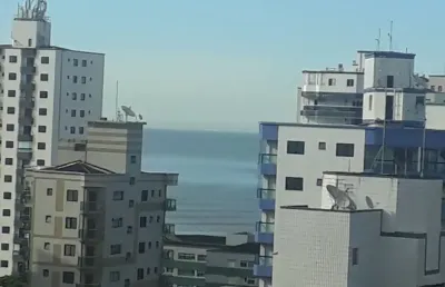 Cobertura reformada na ocian  com 04 suites 200 metros do mar
