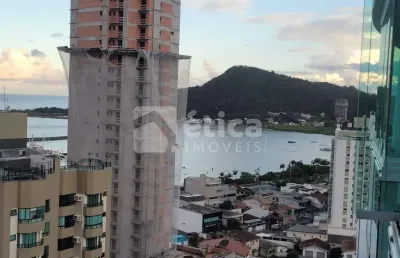 Excelente apartamento vista mar com 3 suítes no centro de itajaí