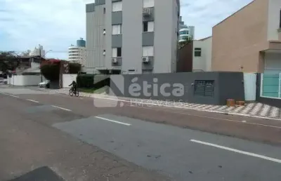 Amplo apartamento em localização privilegiada na vila operária com 3 dormitórios