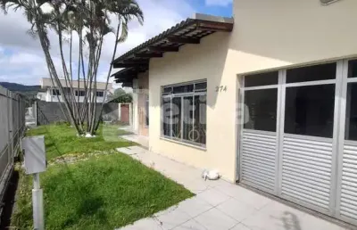Excelente casa com 5 dormitórios 2 vagas e edícula no bairro dom bosco itajaí