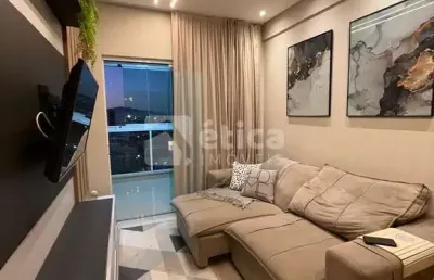 Apartamento semi-mobiliado de 2 dormitórios com 1 suíte no bairro vila operária em itajaí.
