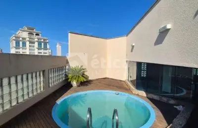 Cobertura luxuosa para locação no centro de itajaí  5 dormitórios, piscina, sauna e salão de festas