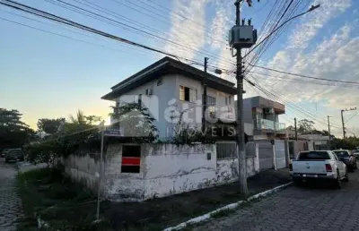 Casa averbada à venda em itajaí 3 suítes com closet e espaço gourmet