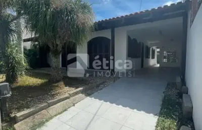 Locação casa no bairro ressacada com 3 quartos em itajaí