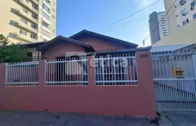 Imóvel versátil para locação  ideal para residência ou comércio na vila operária