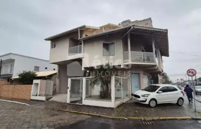 Seu novo lar no são joão. casa com suíte master e espaço gourmet