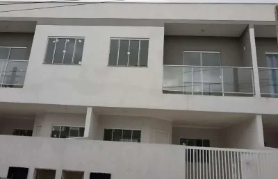 Excelente sobrado de 3 dormitórios no bairro cordeiros em itajaí   parte alta