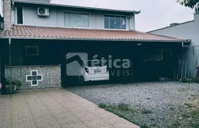 Casa  com 2 dormitórios  a venda bairro  são joão -  itajai sc
