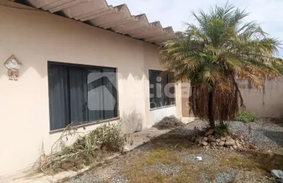 Casa bem localizada no bairro são judas próxima a rua indaial uma das principal