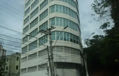 Prédio com 7 salas à venda na Rua Maestro João Gemino, 18, Centro, Macaé