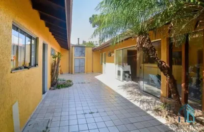 Casa com edícula a venda, 03 quartos c/suíte, no portão em curitiba pr