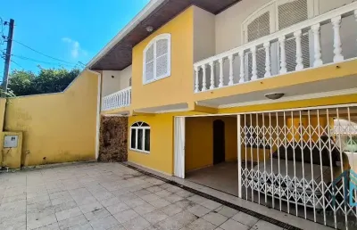 Sobrado 04 quartos c/suíte, edícula, ático no novo mundo em curitiba pr