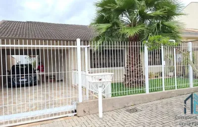 Casa térrea com edícula, 04 quartos sendo 02 suítes, em são josé dos pinhais pr