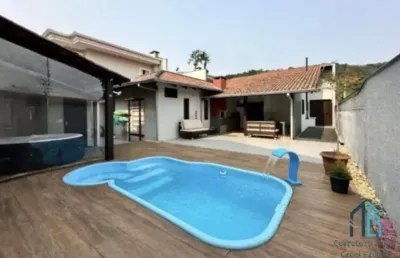 Casa (estuda permuta e financiamento) piscina, 03 quartos c/suíte, em piraberaba joinville sc