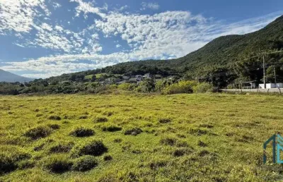 Terreno de frente pra rodovia com, 110 de frente x 800 fundos em são josé sc