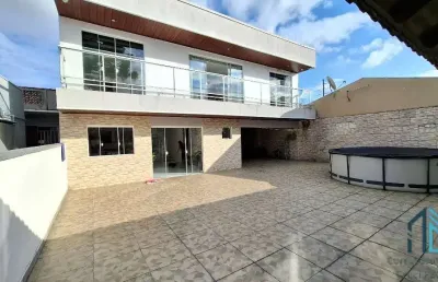 Casa, terreno com duas casas, 05 quartos c/suíte, área gourmet, no capão raso em curitiba pr