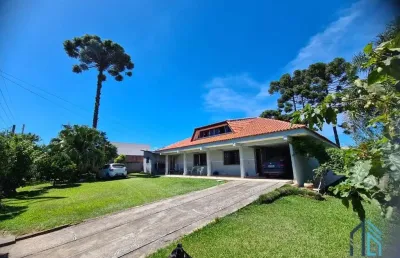 Casa semi mobiliada, 04 quartos c/suíte, área de lazer, em fazenda rio grande pr