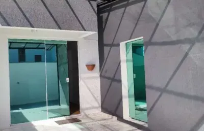 Sobrado em condomínio, mesma rua do condor, 02 quartos, no jardim das américas em curitiba pr