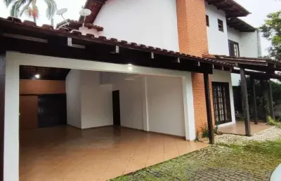 Sobrado no saguaçú com 3 quartos para venda, 215 m²
