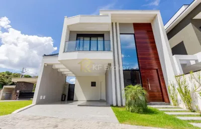 Casa alto padrão em condomínio fechado à venda em colombo
