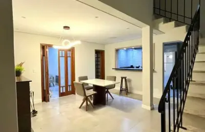 Casa com 3 quartos à venda na primeiro de março, 96, nossa senhora das graças, canoas, 300 m2 por r$ 905.000