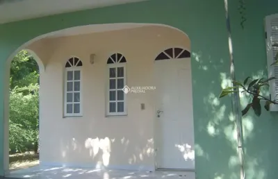 Casa com 4 quartos à venda na servidão joão sinfronio pereira, 72, rio tavares, florianópolis, 172 m2 por r$ 1.050.000
