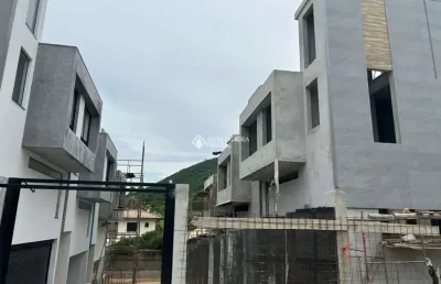 Casa com 3 quartos à venda na rua reverendo gelson dos santos castro, 796, rio tavares, florianópolis, 207 m2 por r$ 1.299.000
