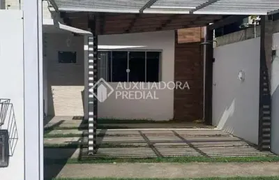 Casa com 2 quartos à venda na servidão joesi guimarães da silva, 1170, são joão do rio vermelho, florianópolis, 85 m2 por r$ 420.000