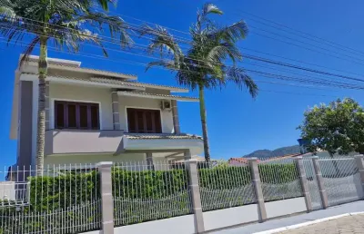Casa com 3 quartos à venda na servidão joão vasques silva, 300, ingleses do rio vermelho, florianópolis, 240 m2 por r$ 1.380.000