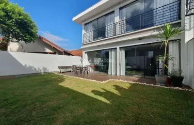Casa com 3 quartos à venda na rua do beija-flor, 77, lagoa da conceição, florianópolis, 194 m2 por r$ 2.200.000