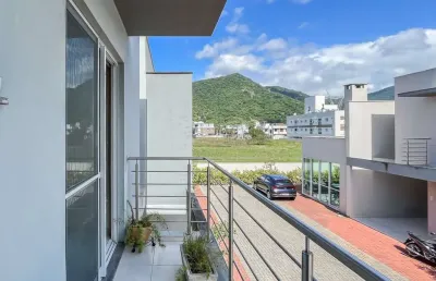 Casa em condomínio fechado com 3 quartos à venda na rua ingá mirim, 76, ribeirão da ilha, florianópolis, 115 m2 por r$ 930.000