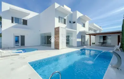 Casa com 2 quartos à venda na avenida dos búzios, 2660, jurerê internacional, florianópolis, 485 m2 por r$ 7.850.000