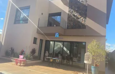 Casa sobrado vila do golf com 4 dorm cond quinta dos ventos
