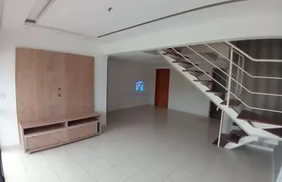 Cobertura duplex, 4 dormitórios, 2 suítes, armários, 2 vagas