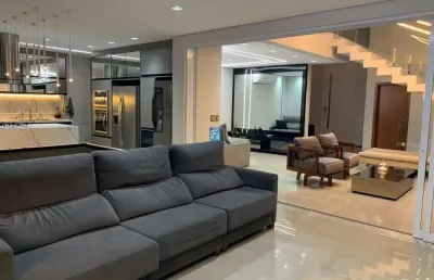 Sobrado à venda no condominio bella cittá  com 05 suítes