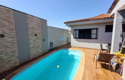 Linda casa 3 dormitórios, sendo 1 suítes, lavabo e escritori