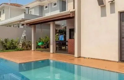Casa a venda com 4 dormitórios sendo 2 suítes no condomínio