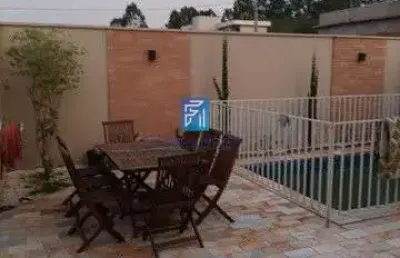 Casa sobrado à venda com 3 dormitórios sendo 1 suíte master