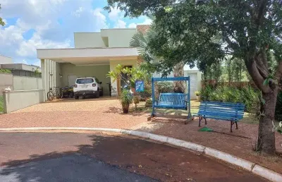 Sobrado a venda com 3 dormitórios sendo 1 suíte no condomíni