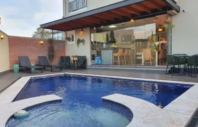 Casa à venda condomínio pitangueiras, 4 suítes, área gourmet