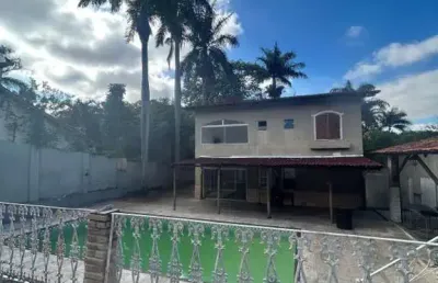 Casa com 4 quartos para alugar em Braúnas, Belo Horizonte 