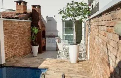 Linda casa sobreposta alta com 3 suítes, piscina e churrasqueira no bairro campo grande