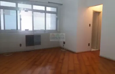Apartamento com 2 dormitórios. 100 m² de área útil, 1 quadra da praia. vaga privativa