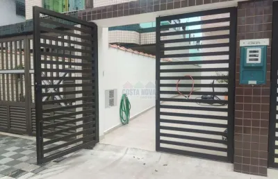 Casa assobradada, 78m², 2 suites, vaga de garagem privativa, próximo ao shopping praiamar, no embaré