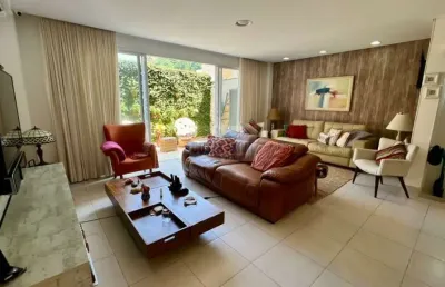 Casa mobiliada 218 m2, 3 dormitórios, 2 banheiros e 4 vagas no guarujá ( aceita permuta )