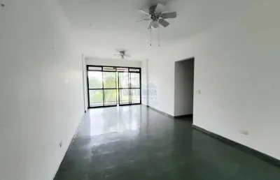 Apartamento a venda com 143 m², 3 quartos senda 1 suíte frente mar. 1 vaga de garagem